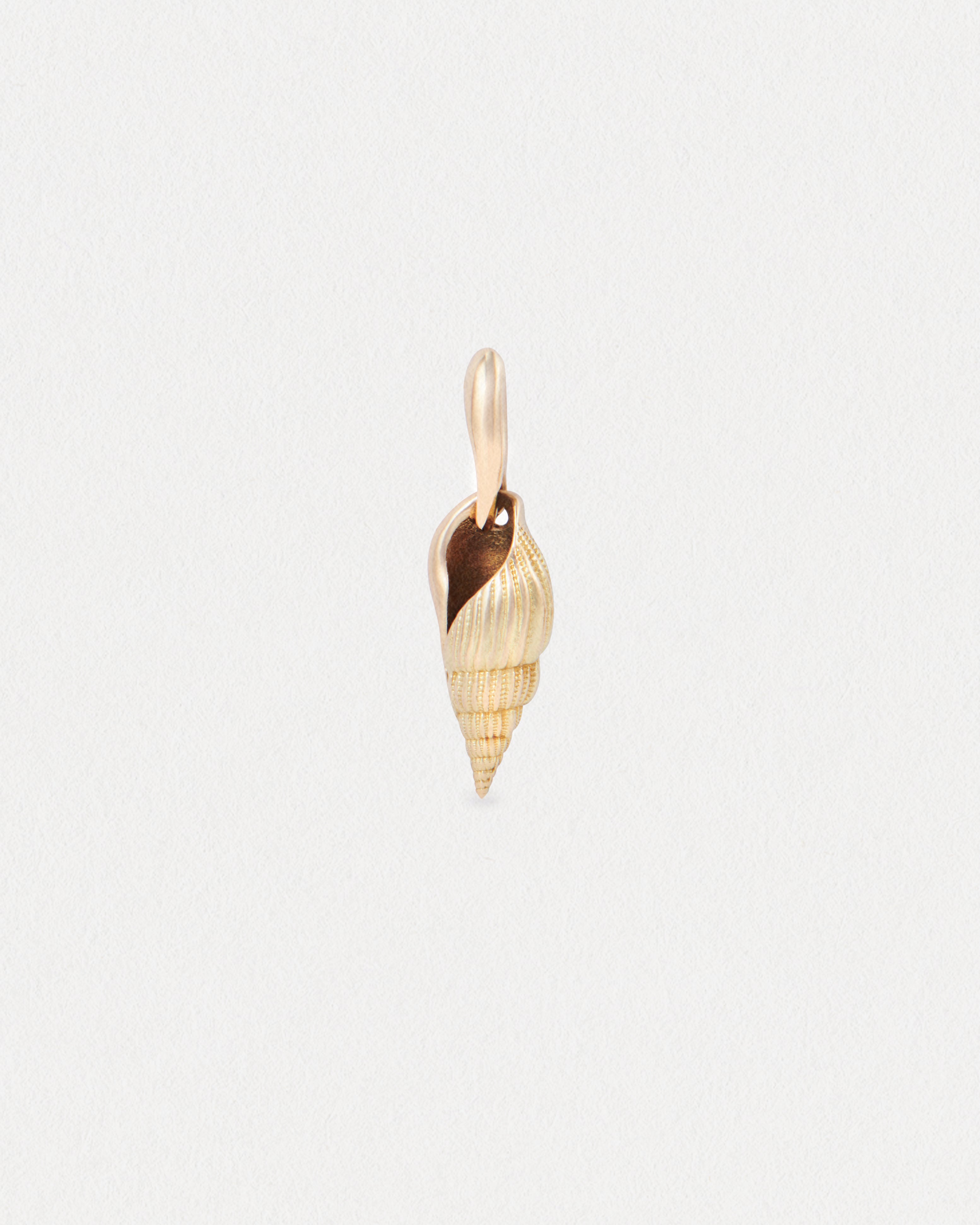 Kiss The Girl Pendant
