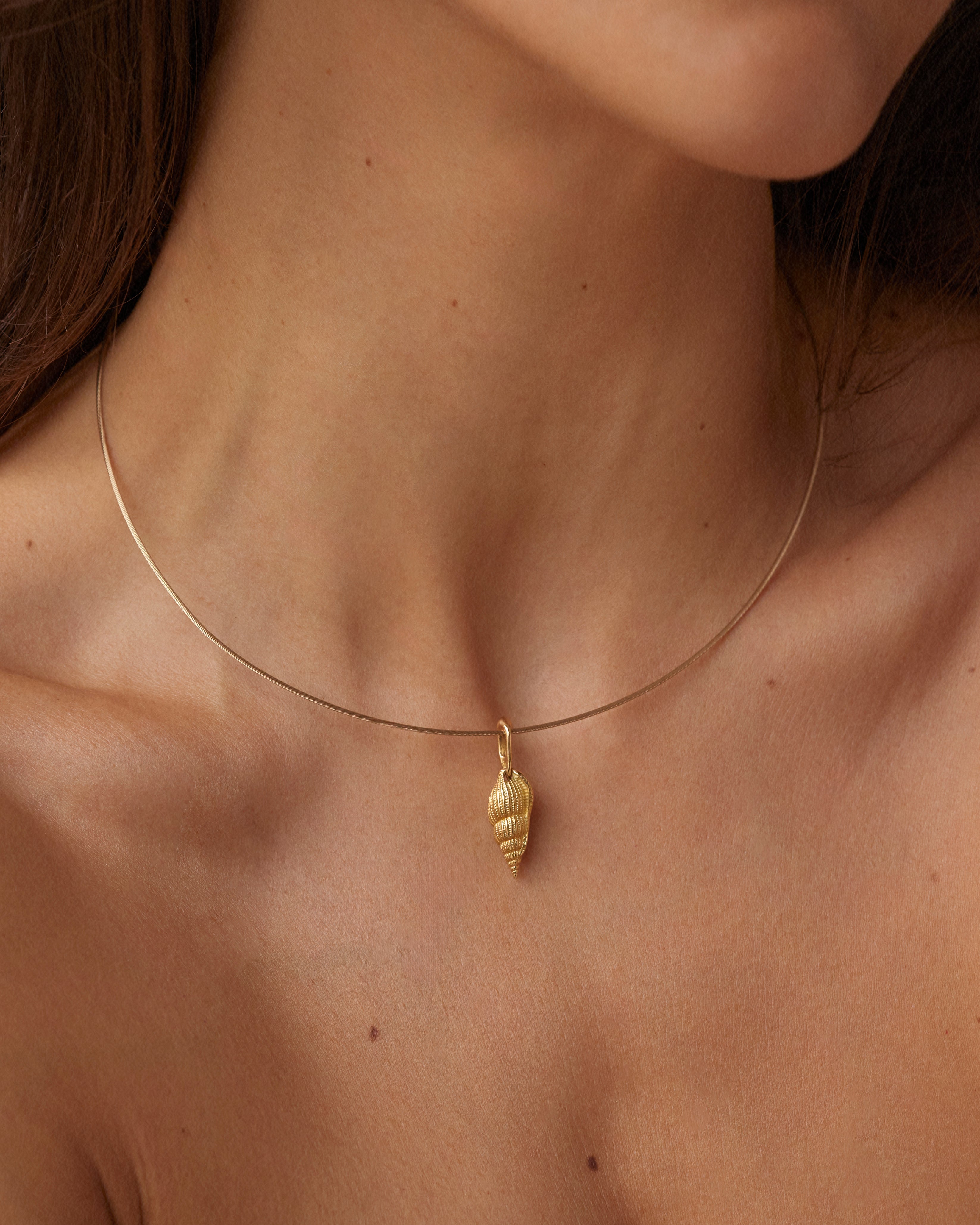 Kiss The Girl Pendant